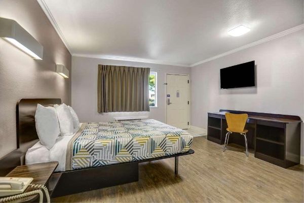 MOTEL 6 LODI CA (Lodi)